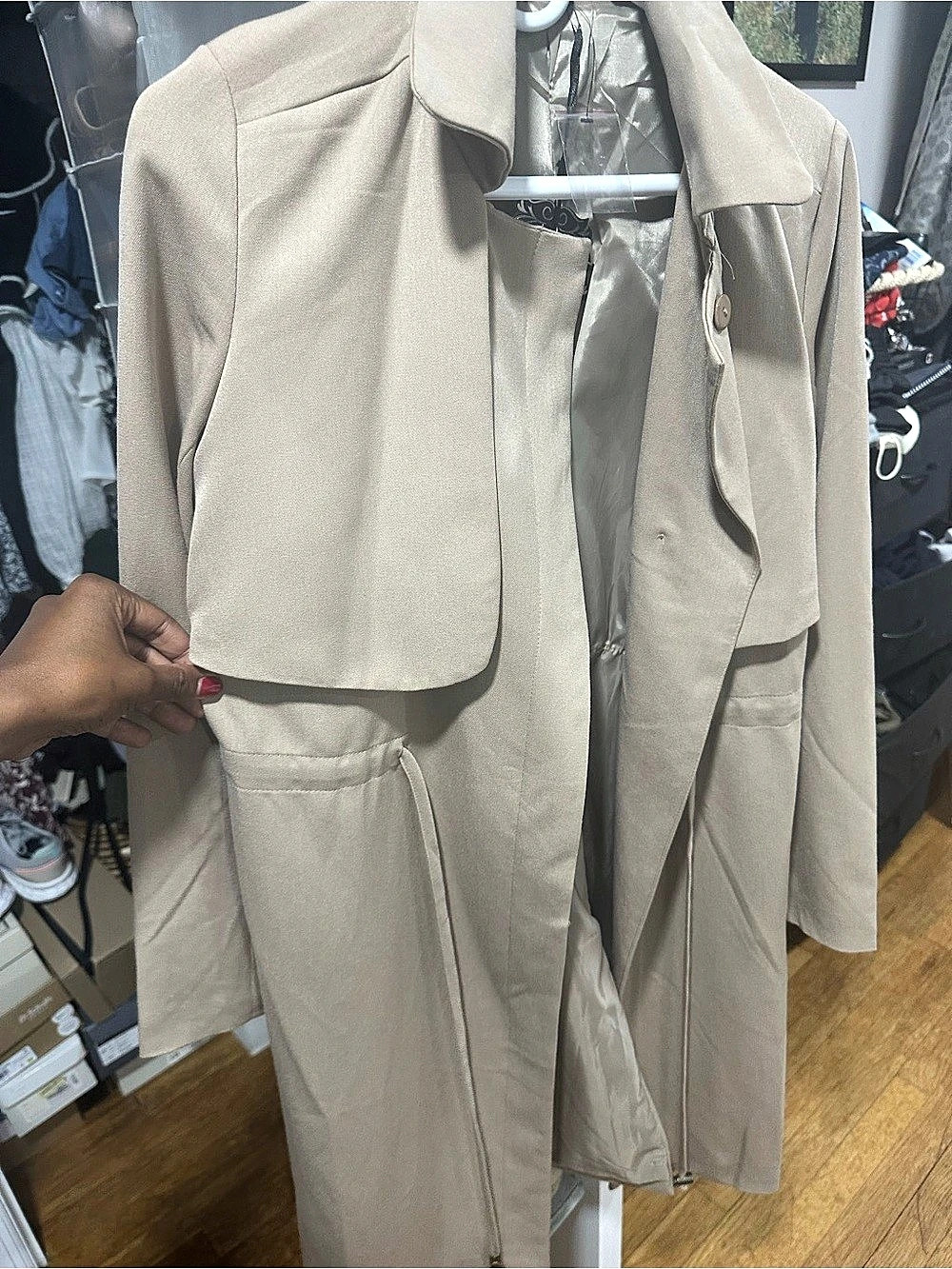 NWT lowmech Women's Beige trench jacket Size Medium
